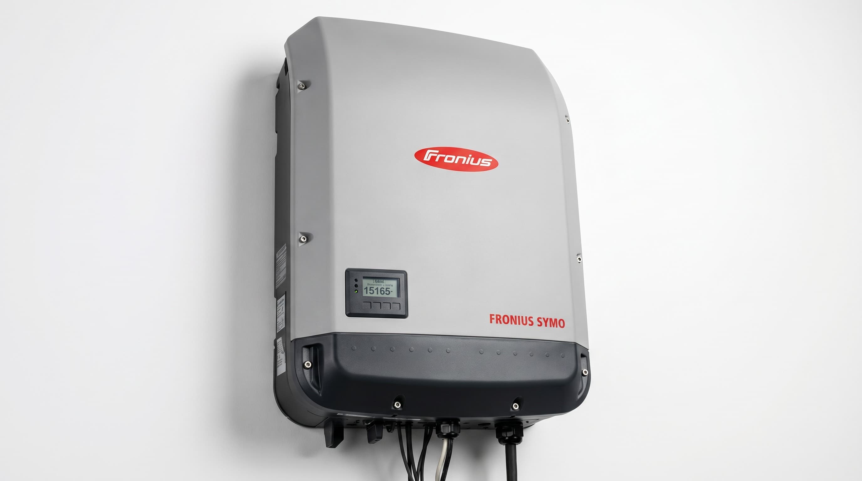 Fronius Symo Wechselrichter im StarWash Maschinenraum. Teil der 160 kWp PV-Anlage